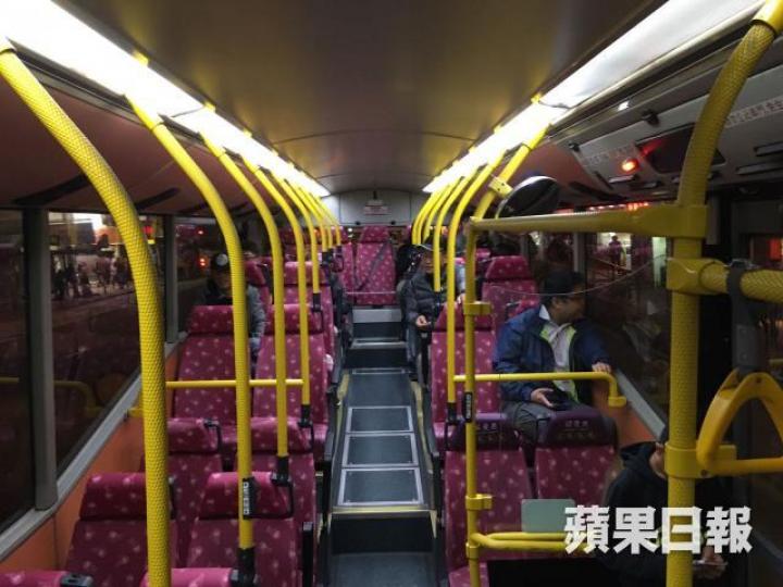 ■記者昨乘搭872,巴士全程以慢速行車。
■記者昨乘搭872,巴士全程以慢速行車。