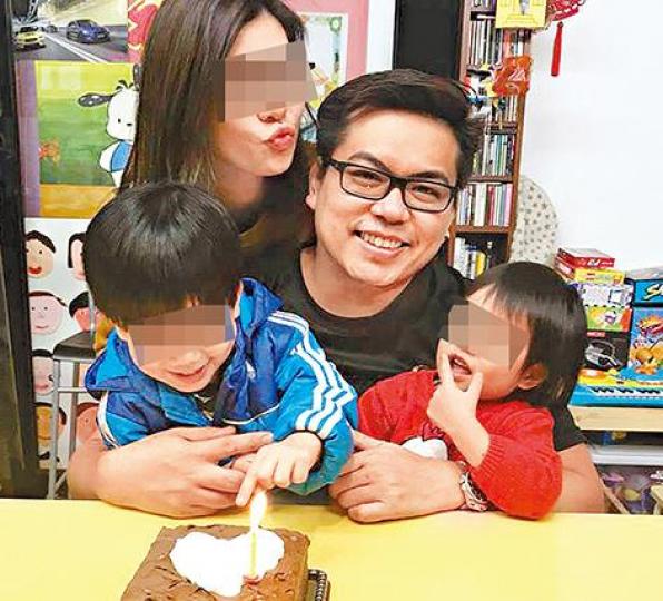 ■死者吳海正月初於fb上載與家人切蛋糕照片,慶祝37歲生日。互聯網
■死者吳海正月初於fb上載與家人切蛋糕照片,慶祝37歲生日。互聯網