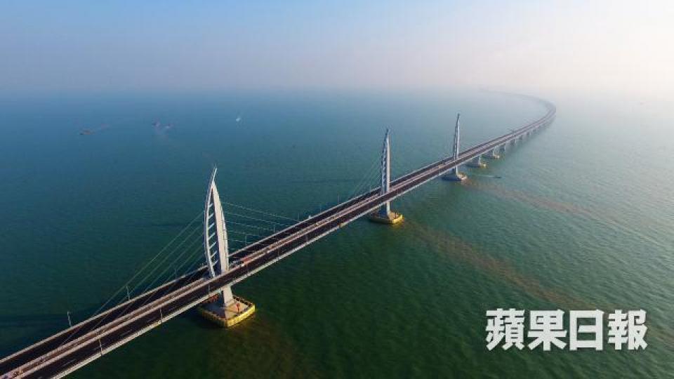 ■港珠澳大橋的主體工程在2月上旬已交付驗收。資料圖片
■港珠澳大橋的主體工程在2月上旬已交付驗收。資料圖片