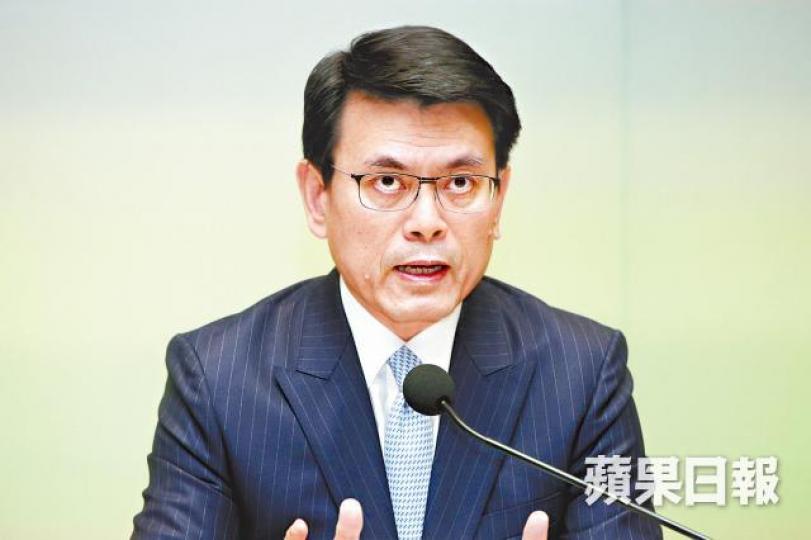 ■邱騰華昨未有正面回應社會對紅色資本侵港的憂慮。李潤芳攝
