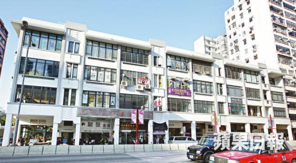 ■市建局把太子道西唐樓活化項目單位列作教育用途招標。陳善南攝■雋思學習中心負責人稱單位門框太窄無法符合學校註冊條例。 ■市建局把太子道西唐樓活化項目單位列作教育用途招標。陳善南攝■雋思學習中心負責人稱單位門框太窄無法符合學校註冊條例。