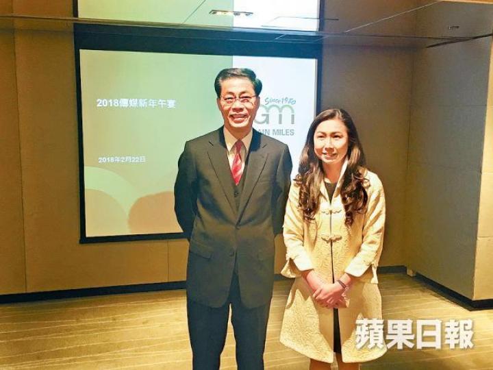 ■蕭美鳳(右)指政府有意收緊SVC,相信3月會有公佈。 ■蕭美鳳(右)指政府有意收緊SVC,相信3月會有公佈。