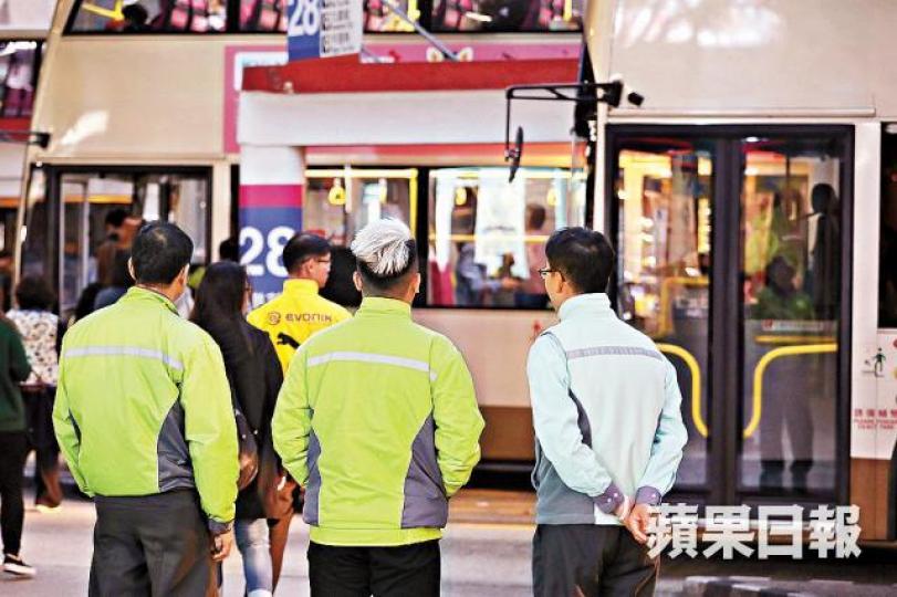 ■有車長批評薪酬改善方案是數字遊戲技倆,今發起工業行動。資料圖片 ■有車長批評薪酬改善方案是數字遊戲技倆,今發起工業行動。資料圖片