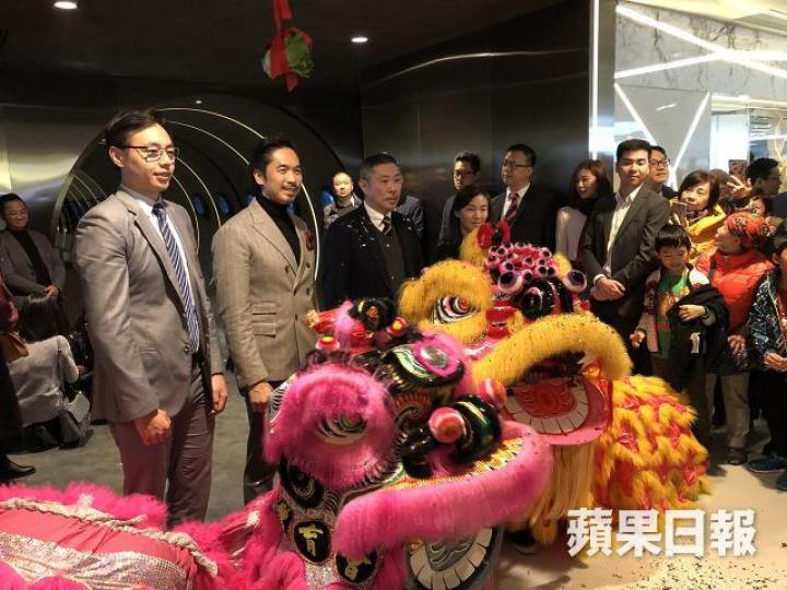 新世界昨舉行新春團拜,集團稱今年料推售5個項目。
新世界昨舉行新春團拜,集團稱今年料推售5個項目。