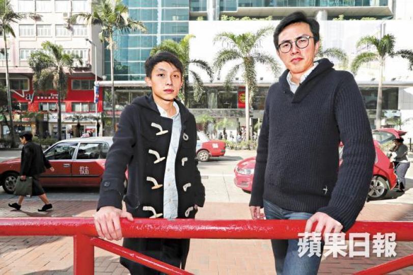 ■吳文遠(右)和陳皓桓向投訴警察課投訴,稱過程會相當漫長。易仰民攝 ■吳文遠(右)和陳皓桓向投訴警察課投訴,稱過程會相當漫長。易仰民攝