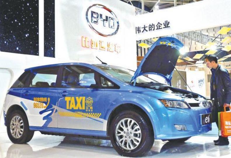■比亞迪指新能源汽車業務繼續維持行業地位。
■比亞迪指新能源汽車業務繼續維持行業地位。