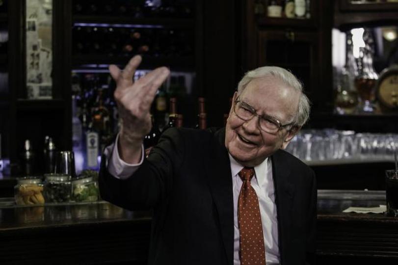 ■畢菲特旗下巴郡出業績,千億美元值嘅現金寶山進一步膨脹,呢個係一個訊號。資料圖片 ■畢菲特旗下巴郡出業績,千億美元值嘅現金寶山進一步膨脹,呢個係一個訊號。資料圖片