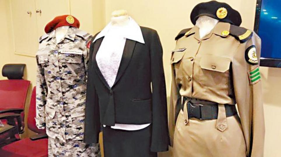 ■沙地女兵將會穿着的制服。
■沙地女兵將會穿着的制服。