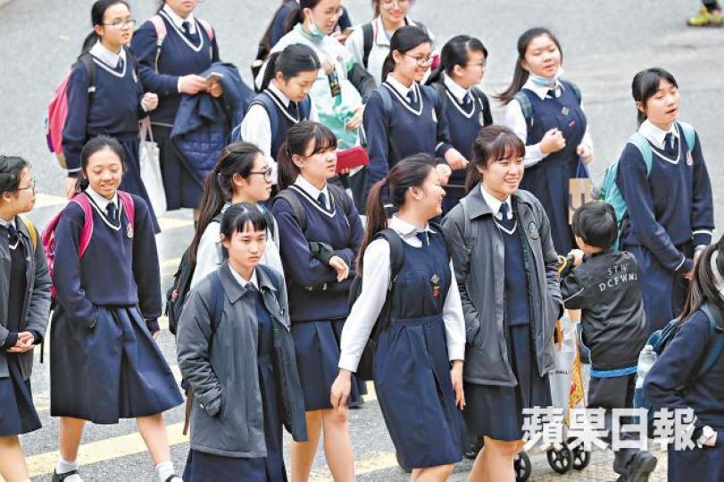 ■有傳政府會向全港中小學生提供2,000元書券。 ■有傳政府會向全港中小學生提供2,000元書券。