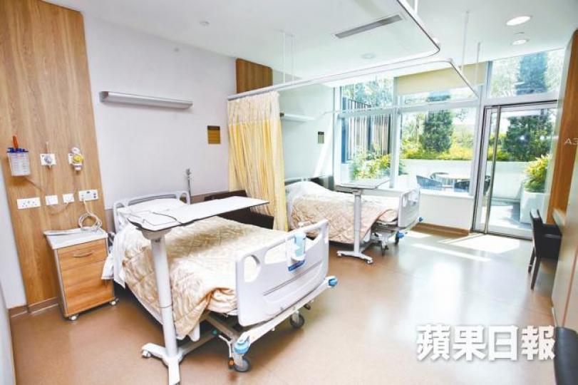 ■港怡產科標準二人房設有戶外空間。黃耀興攝■首名港怡BB Sherlock是范氏夫婦的頭一胎。