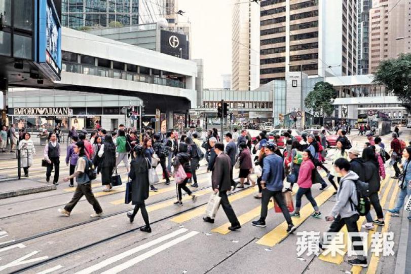 ■政強積金自願性供款將獲得扣稅優惠,相信對收入高的打工仔而言尤其吸引。許頌明攝
■政強積金自願性供款將獲得扣稅優惠,相信對收入高的打工仔而言尤其吸引。許頌明攝