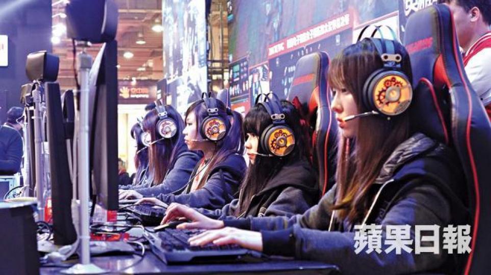 ■港府仍未將電競納入正式運動；圖為香港隊伍去年參與《英雄聯盟》比賽。

