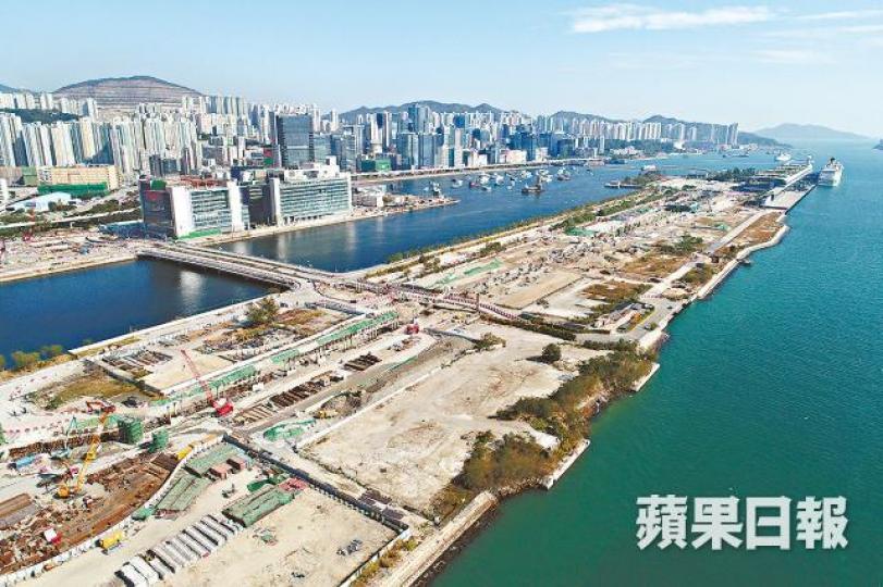 ■政府昨公佈賣地計劃,9幅為啟德發展區地皮,大部份均位於舊機場跑道上。資料圖片■高鐵地皮料成為九龍區商廈地王。 ■政府昨公佈賣地計劃,9幅為啟德發展區地皮,大部份均位於舊機場跑道上。資料圖片■高鐵地皮料成為九龍區商廈地王。