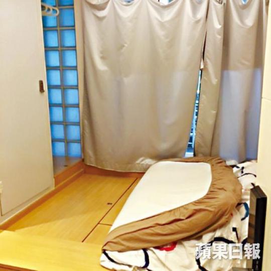 ■西環青蓮臺怡景苑成交單位設榻榻米床,實用面積細過車位。 ■西環青蓮臺怡景苑成交單位設榻榻米床,實用面積細過車位。