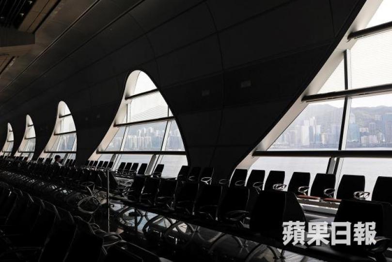 ■啟德郵輪碼頭欠缺亮麗佈置,感覺灰灰沉沉欠缺生氣。 資料圖片 ■啟德郵輪碼頭欠缺亮麗佈置,感覺灰灰沉沉欠缺生氣。 資料圖片