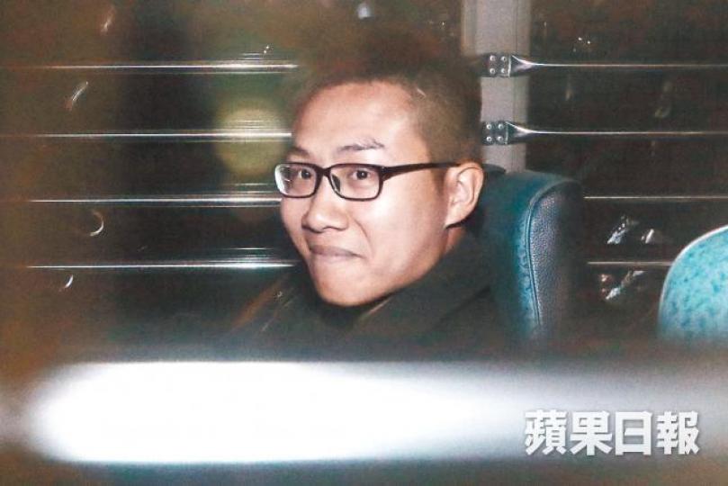 ■正在服刑的黃浩銘昨乘囚車到庭應訊。夏家朗攝