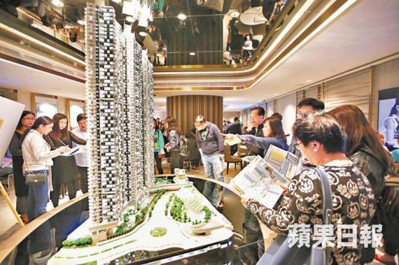 ■Malibu已收逾6,000登記認購。■不少年輕客對Malibu有興趣。晉平安攝