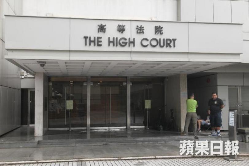 ■一名婦人遭警方凍結資產近兩年,質疑解封無期侵害人權,向警方提出司法覆核。
■一名婦人遭警方凍結資產近兩年,質疑解封無期侵害人權,向警方提出司法覆核。