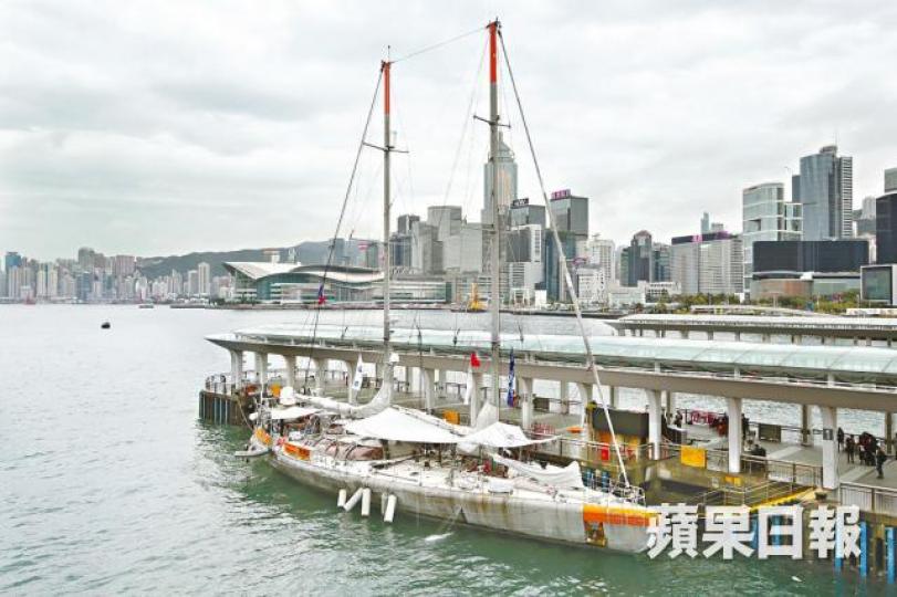 ■船艙內雪櫃，除儲存船員食物亦存放收集樣本。
