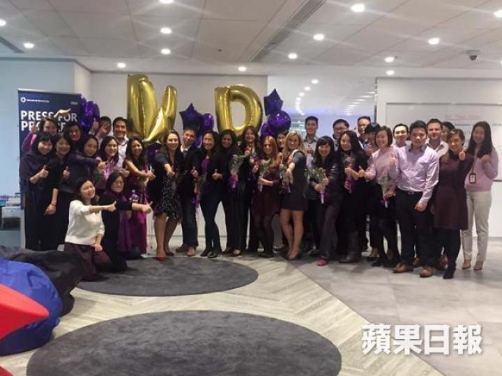 ■Visa一眾員工齊齊著紫色響應三八國際婦女節。 ■Visa一眾員工齊齊著紫色響應三八國際婦女節。