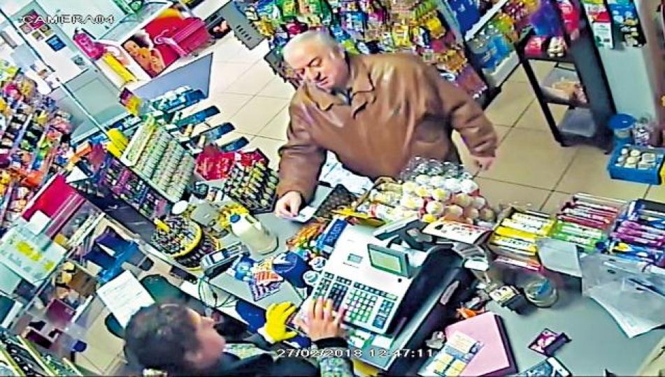 ■斯克里帕爾遇襲前曾到便利店。
