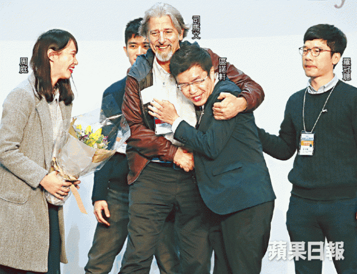 ■區諾軒在眾志及民主派支持下,成功為泛民保住港島直選議席。何柏佳攝 ■區諾軒在眾志及民主派支持下,成功為泛民保住港島直選議席。何柏佳攝