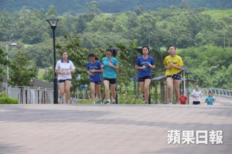 ■運動員踏入季尾，在肌肉沒有得到足夠的休息之下，就很容易受傷。