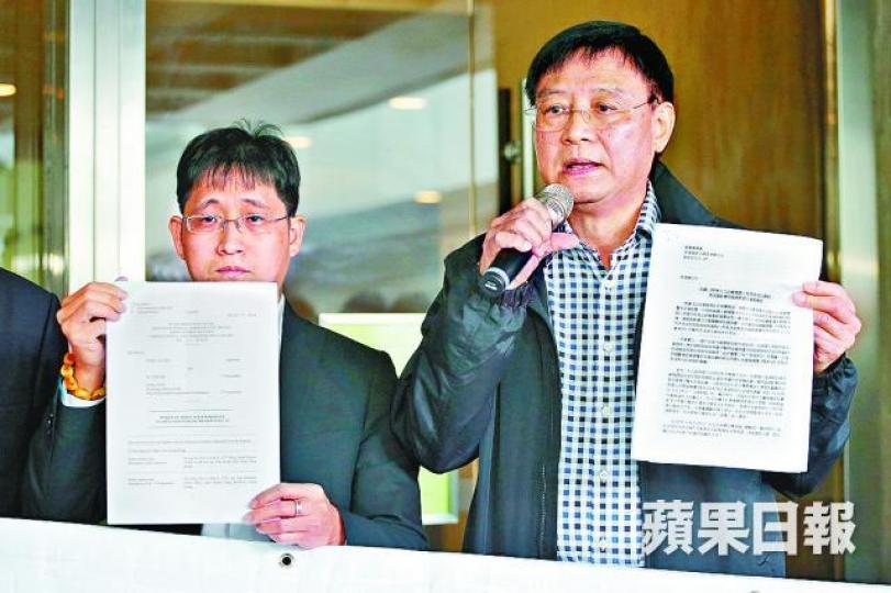 ■黃大海與兄長黃一峰與中聯辦關係密切,曾於2012年獲邀請出席中聯辦的新春酒會。
■黃大海與兄長黃一峰與中聯辦關係密切,曾於2012年獲邀請出席中聯辦的新春酒會。