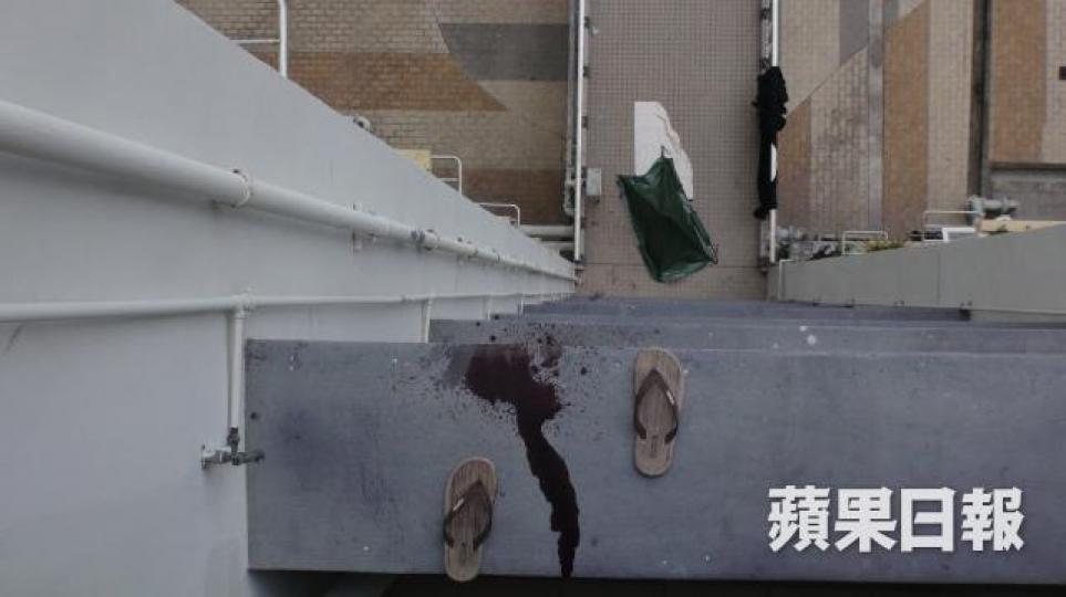 ■61歲獨居漢從西環觀龍樓12樓梯間墮樓身亡。
■61歲獨居漢從西環觀龍樓12樓梯間墮樓身亡。
