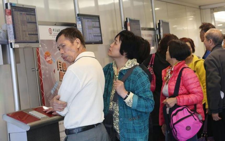 ■新股熱鬧,小投資者抽新股要看供求關係。資料圖片
■新股熱鬧,小投資者抽新股要看供求關係。資料圖片