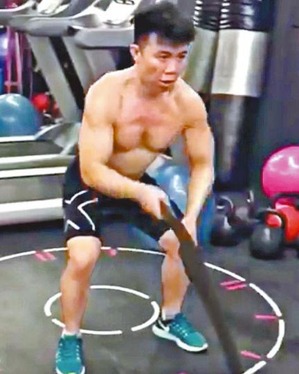 ■以前肥嘟嘟走可愛路線的陳奐仁,肚腩相當圓潤。資料圖片
■以前肥嘟嘟走可愛路線的陳奐仁,肚腩相當圓潤。資料圖片