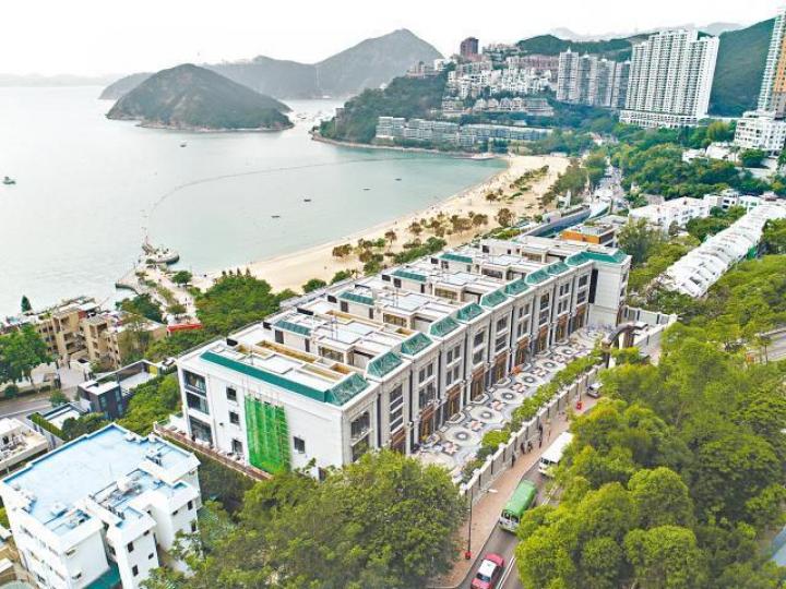 ■長實新盤淺水灣道90號建有11幢洋房,示範屋有機會下周開放。資料圖片
■長實新盤淺水灣道90號建有11幢洋房,示範屋有機會下周開放。資料圖片