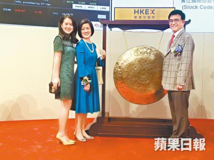 ■擁有女神級面孔嘅Tinny,睇落似章子怡又似蘇麗珊。
■擁有女神級面孔嘅Tinny,睇落似章子怡又似蘇麗珊。