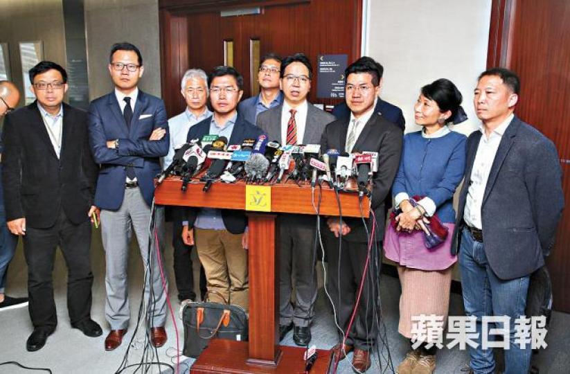 ■民主派多名議員昨與陳茂波會面討論財政預算案。
