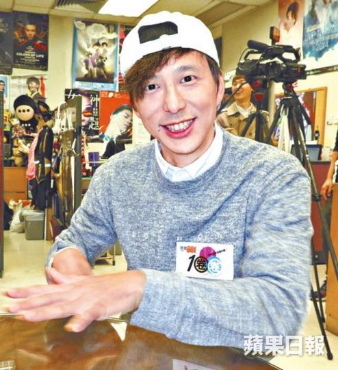 ■鄧健泓忙於準備演唱會,並找來方力申和石詠莉任嘉賓。
■鄧健泓忙於準備演唱會,並找來方力申和石詠莉任嘉賓。