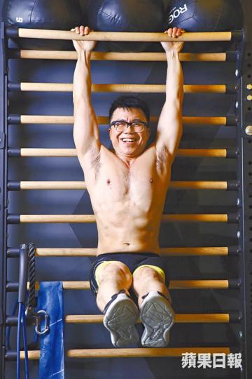■由去年8月開始,Hanjin努力做運動,從來冇戒口、節食。■陳奐仁話做運動嘅動力來自好夾得嚟嘅教練Lawrence。 ■由去年8月開始,Hanjin努力做運動,從來冇戒口、節食。■陳奐仁話做運動嘅動力來自好夾得嚟嘅教練Lawrence。