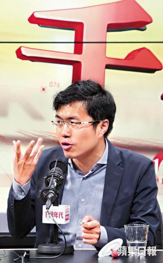 ■區諾軒指建制派提出司法覆核,欲推翻其當選結果是輸打贏要。夏家朗攝
■區諾軒指建制派提出司法覆核,欲推翻其當選結果是輸打贏要。夏家朗攝