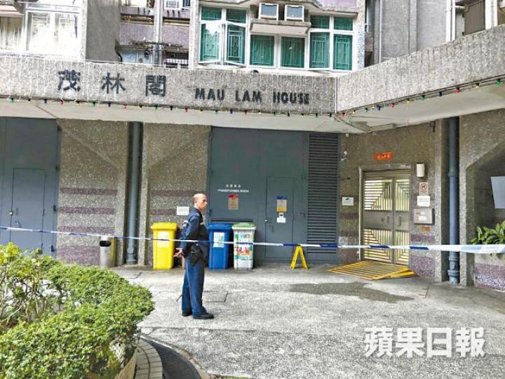 ■警方一度封鎖發生搶槍案的廣林苑茂林閣。 ■警方一度封鎖發生搶槍案的廣林苑茂林閣。