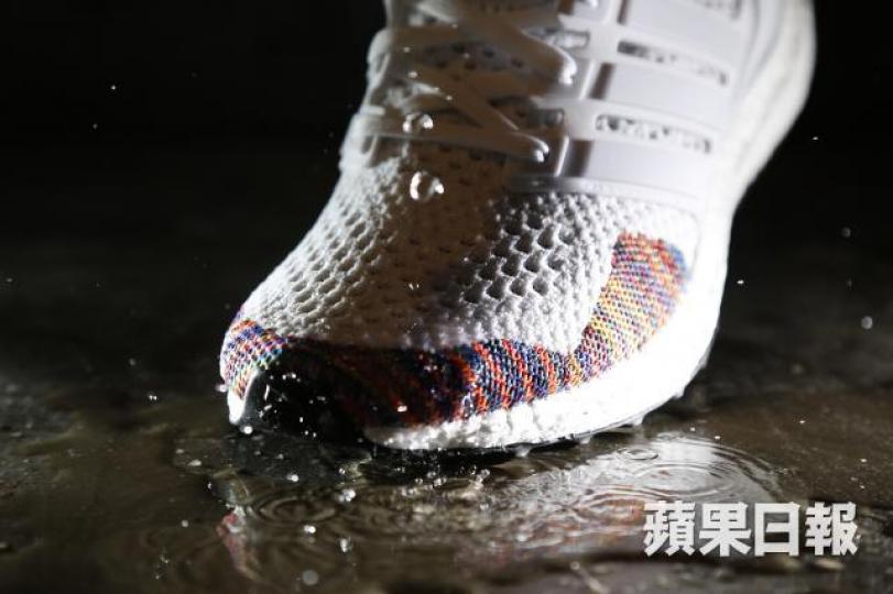 ■投訴人在網站買鞋，貨到付款後卻發現質素欠佳。
