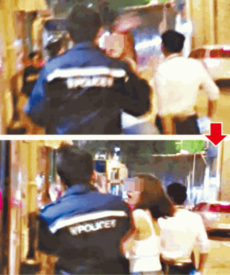 ■涉事空姐情緒激動摑向警員(上圖),警員隨即以手撫面(下圖)。互聯網
■涉事空姐情緒激動摑向警員(上圖),警員隨即以手撫面(下圖)。互聯網
