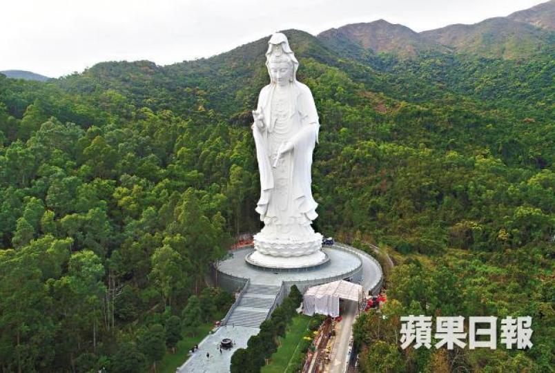 ■慈山寺觀音像基座正進行改建工程,興建2,200平方米佛教中心。
■慈山寺觀音像基座正進行改建工程,興建2,200平方米佛教中心。