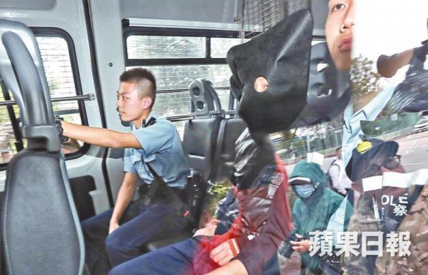 ■涉案男子昨被押解至粉嶺裁判法院提堂。 ■涉案男子昨被押解至粉嶺裁判法院提堂。