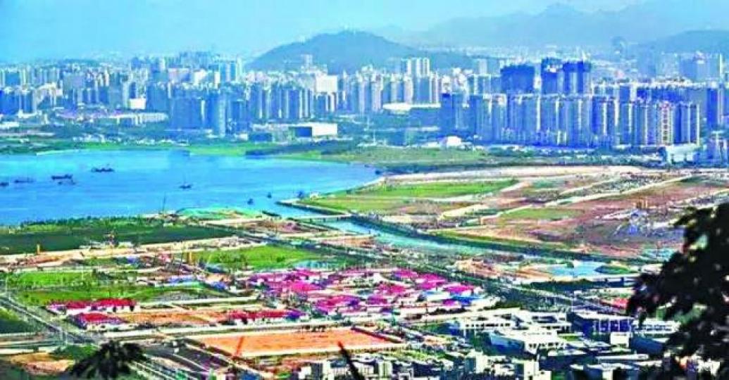 ■李克強強調粵港澳大灣區要發揮三地優勢。
■李克強強調粵港澳大灣區要發揮三地優勢。