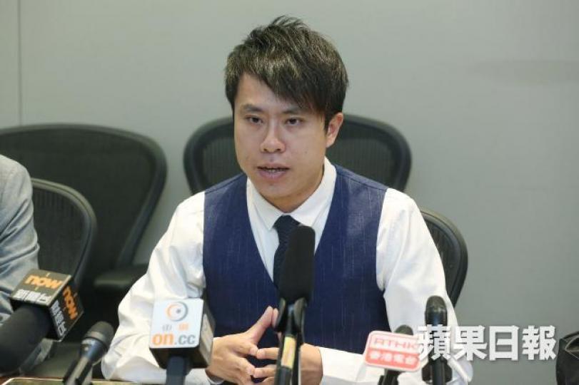 ■鄺俊宇要求政府盡快交代派錢安排,讓在職家庭津貼辦事處辦事處盡快安排人手。資料圖片 ■鄺俊宇要求政府盡快交代派錢安排,讓在職家庭津貼辦事處辦事處盡快安排人手。資料圖片