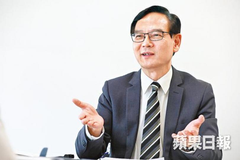 ■鄭若驊（圓圖）上任後爆出獨立屋僭建醜聞，惟一直未向公眾交代。
