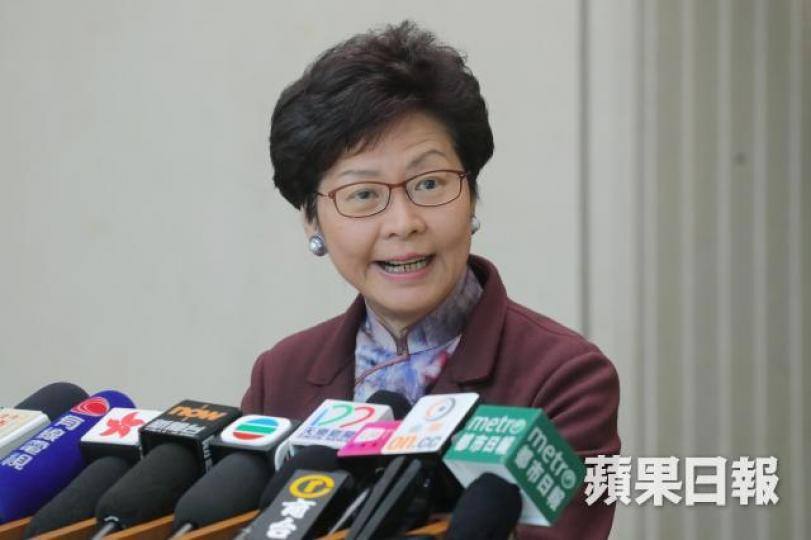 ■林鄭月娥上任9個月,始終對「三座大山」束手無策。
■林鄭月娥上任9個月,始終對「三座大山」束手無策。