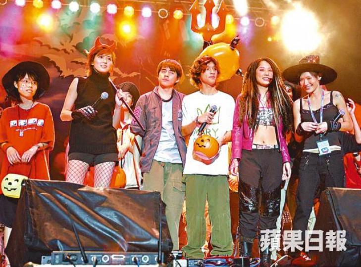 ■Yumiko(右二)有份參演維港巨星匯。盧維思 ■Yumiko(右二)有份參演維港巨星匯。盧維思