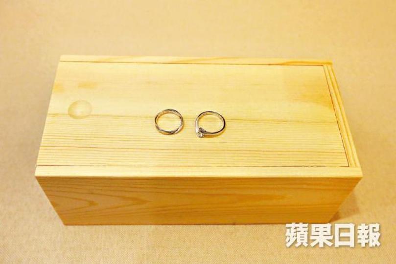 ■天使花園要求小棺木用可分解材料,梁太最終上網訂製。■Angel七周大照超聲波時仍未發現染色體有問題。 ■天使花園要求小棺木用可分解材料,梁太最終上網訂製。■Angel七周大照超聲波時仍未發現染色體有問題。