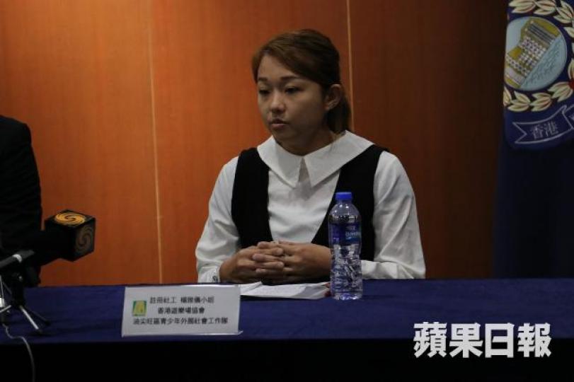 ■外展社工楊雅儀表示,大部份兼職情人缺乏父母關愛,在渴望被愛的心態下不惜用金錢換取虛假關係。文兆麟攝 ■外展社工楊雅儀表示,大部份兼職情人缺乏父母關愛,在渴望被愛的心態下不惜用金錢換取虛假關係。文兆麟攝