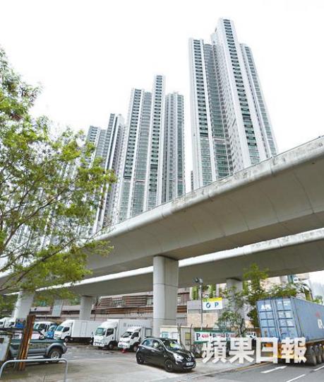 【環宇海灣】■華基原址最終被賣地興建私人住宅,2015年建成環宇海灣。【華基工業中心】■1999年政府為建西鐵逼遷華基廠戶。 【環宇海灣】■華基原址最終被賣地興建私人住宅,2015年建成環宇海灣。【華基工業中心】■1999年政府為建西鐵逼遷華基廠戶。